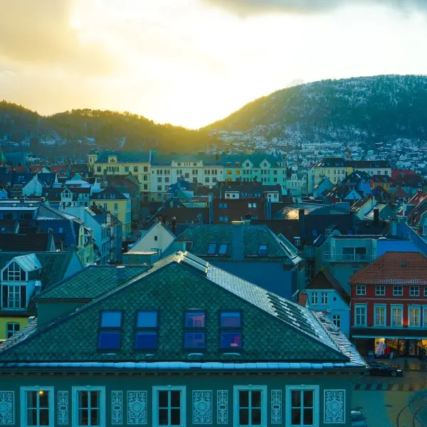 “ברגן: הפתח המרהיב אל הפיורדים הקסומים של נורווגיה”