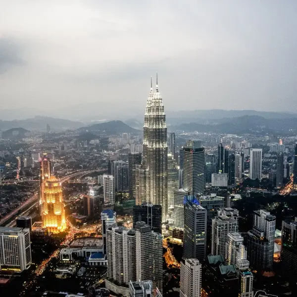 גלו את הקסם של קואלה לומפור: התכשיט הזוהר של מלזיה!