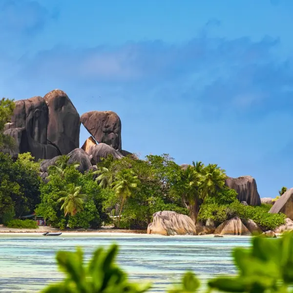 גלו את לה דיג – הפנינה הנסתרת של איי סיישל ממתינה לכם